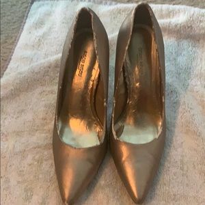 Bisou Bisou Subtle Metallic Heels